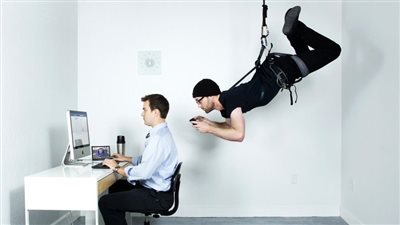 دراسة تكشف: واحدًا من كل خمسة أشخاص يتبنى هوية رقابية على الآخرين