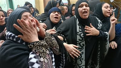 بالدموع والصراخ.. أهالي قليوب يشيعون جثمان العروس المقتولة على يد زوجها  | صور
