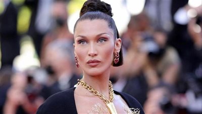 بيلا حديد: أجريت عملية تجميل وكنت أشعر بالقبح | صور