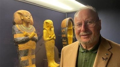 8 صور ترصد زيارة الملك أحمد فؤاد الثاني للمتحف المصري بالتحرير