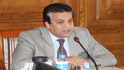 وزير التعليم العالي يصدر قرارًا بإغلاق كيان وهمي بقنا