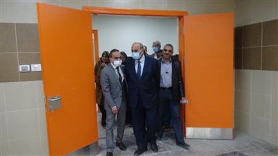 رئيس جامعة المنيا يتفقد مستشفيى الرمد والأطفال استعدادًا لافتتاحهما | صور 