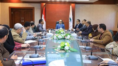 نائب محافظ سوهاج يترأس منظومة ضبط الأسعار والرقابة على الأسواق | صور