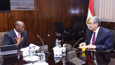 وزير الكهرباء يستقبل نائب رئيس بنك التنمية الأفريقي للطاقة والمناخ والنمو الأخضر
