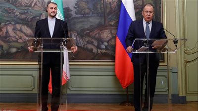 إيران تخفف مطالبها وتفتح الطريق أمام الاتفاق النووي