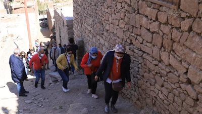 الملا: المشاركة في إعادة إعمار قرى أسوان ضمن المسئولية المجتمعية بقطاع البترول