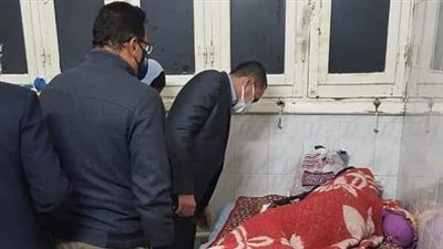 محافظ الوادي الجديد يوجه بتقديم الرعاية اللازمة لمصابي حادث أتوبيس الداخلة