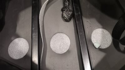 ضبط سجائر إلكترونية تحتوي على مخدرات بحوزة راكبين بمطار القاهرة