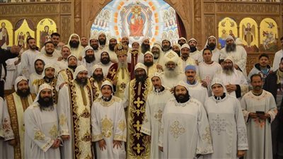 الأنبا مينا يترأس صلوات اثنين من طالبي الرهبنة في دير مارجرجس بالخطاطبة