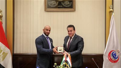 عبدالغفار يبحث تدريب الكوادر الطبية بالإمارات داخل مراكز زراعة الأعضاء البشرية بمصر