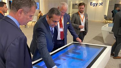رئيس شركة RX GLOBAL المالكة لمعرض MIPIM يزور الجناح المصري