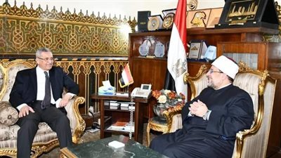 وزير الأوقاف يستقبل سفير الجزائر لبحث أوجه التعاون المشترك