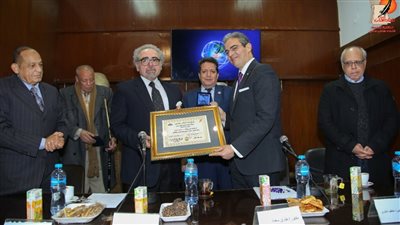 اتحاد كتاب مصر يكرم طارق سعدة لدوره في ضبط المشهد الإعلامي 