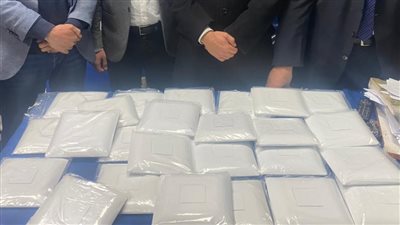 جمارك مطار سوهاج تحبط تهريب 35 جهاز اتصالات