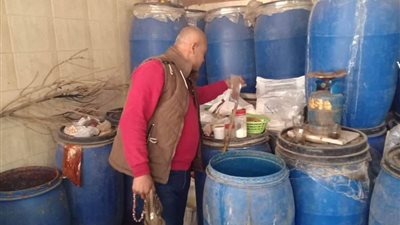 ضبط ١٠ أطنان مخلل غير صالح للاستخدام الآدمي بالقناطر