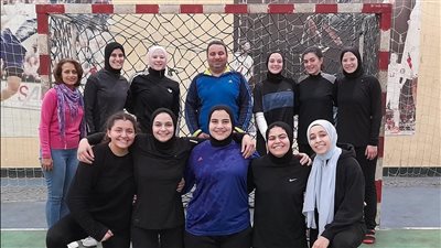 منتخب يد طالبات عين شمس يتوج بالمركز الأول في بطولة دوري الجامعات الـ49