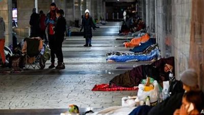 لحظة احتماء أوكرانيين من القصف في نفق تحت الأرض| فيديو 