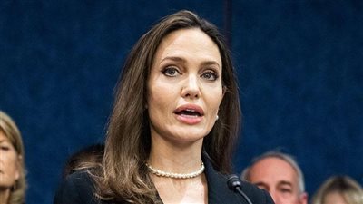 أنجلينا جولي تحيي الذكري 11 للحرب السورية