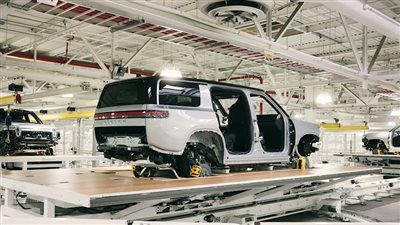 تويوتا تخفض إنتاجها عالميا لـ750 ألف سيارة