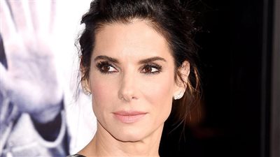 ساندرا بولوك نجمة غلاف مجلة Parade بعد أيام من اعتزالها