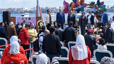 محافظ الإسكندرية يفتتح فعاليات احتفالية عيد الأم