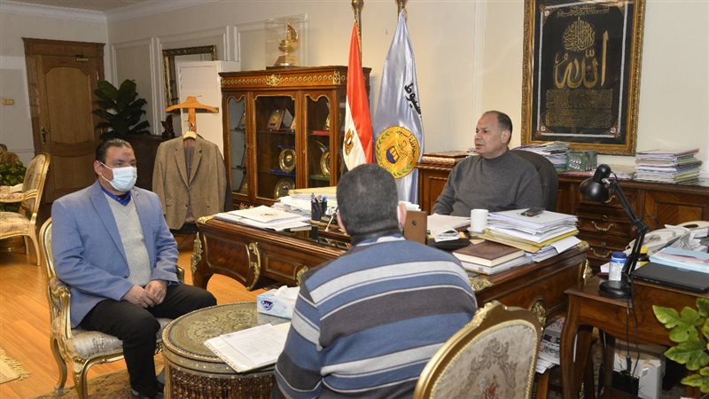 اجتماع محافظ أسيوط
