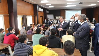 وزير التعليم العالي والبحث العلمي يفتتح كلية الطب البشري بجامعة الوادي الجديد