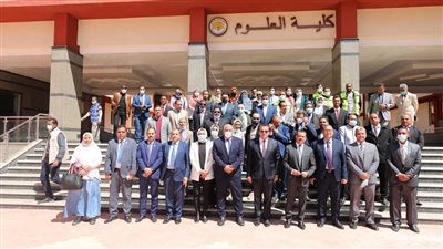 وزير التعليم العالي يفتتح منشآت جديدة بجامعة الوادي الجديد| صور