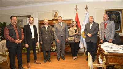 محافظ أسيوط يجتمع بأعضاء مجلسي الشيوخ والنواب لبحث مطالب المواطنين 