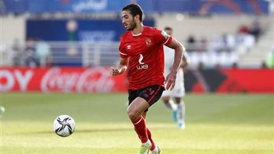 جلسة خاصة لمحمد عبد المنعم بمعسكر المنتخب 