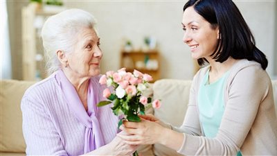 في عيد الأم.. أتيكيت تقديم الهدايا لست الحبايب.. والهدية حسب الشخصية 