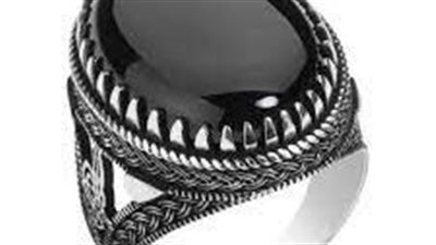   تفسير رؤية الخاتم الأسود في المنام وعلاقته بالترقي في العمل وسعة الرزق 