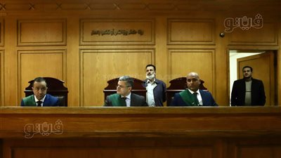 وصول رئيس حي مصر القديمة السابق لحضور محاكمته بتهمة الرشوة