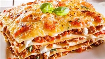 اللازانيا بأنبوب معجون أسنان.. طباخ إيطالي يبتكر طريقة ثورية في الطعام 