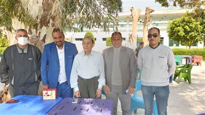 الفنان محمود الحديني يلتقي فرقة 