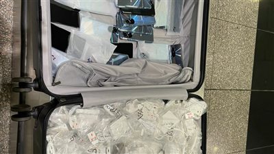 إحباط تهريب 43 هاتفا و100 شاحن بحوزة ركاب آسيويين بمطار القاهرة