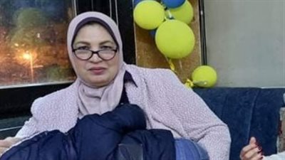 من وفاة زوجها إلى الدكتوراة.. قصة كفاح الأم المثالية بالإسكندرية | صور 