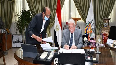 محافظ جنوب سيناء يصدق على 130 حالة تصالح على مخالفات البناء بأبو زنيمة