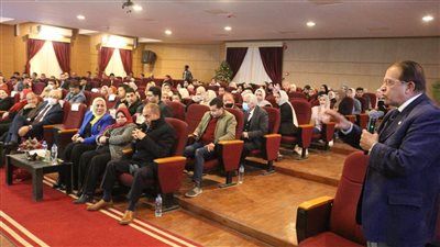 ندوة التنمية المستدامة وأسرار تقدم الدول بكلية التجارة جامعة المنصورة |صور 