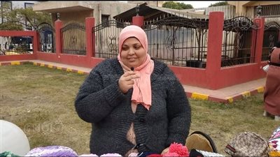 بالابتسامة والأمل.. سعاد حاربت مرضها واتجهت للهاند ميد | فيديو