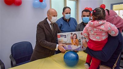 بمناسبة عيد الأم.. وكيل صحة الشرقية يتفقد مركز إيواء العاشر ويكرم الأمهات البديلة|صور 