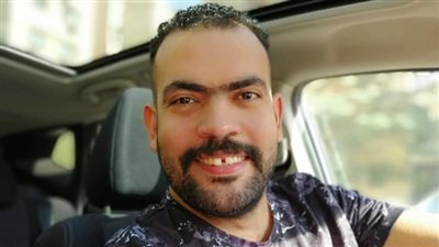 الإعلامي خالد عليش يحصل على حكم برؤية طفلته 11 ساعة أسبوعيا