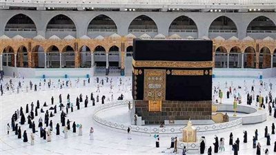 شاهد.. تدشين منبر جديد للحرم المكي| فيديو 