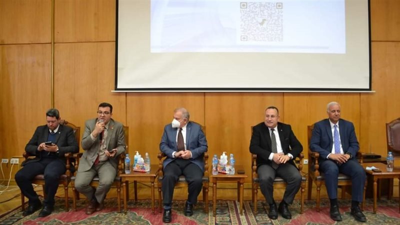 فريق بحثي بجامعة