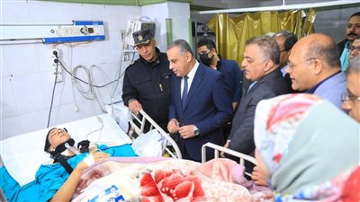 محافظ سوهاج يطمئن على الحالة الصحية للنقيب محمد أحمد قدري