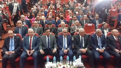 رئيس جامعة المنصورة يستعرض نشأة وإنجازات الجامعة في الاحتفال باليوبيل الذهبي