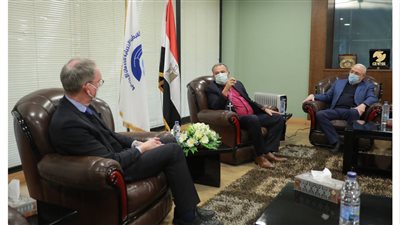 رئيس الإنجيلية للسفير السويدي: الدولة المصرية تقوم بدور ضخم لمواجهة التحديات الاقتصادية