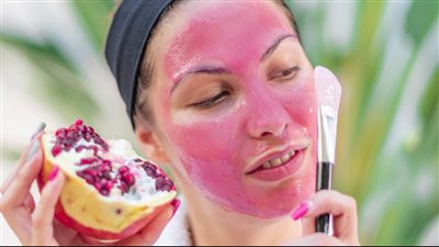 فوائد لا تفوتك عند استخدامك لقشر الرمان على البشرة