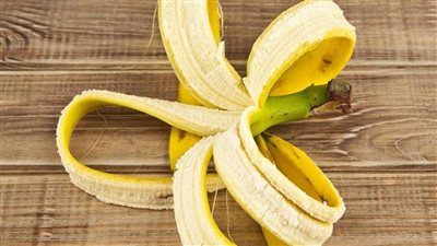 هل يُمكن لقشر الموز مُعالجة مشاكل البشرة؟ 