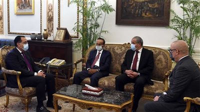 مستثمر إماراتي يعرض إقامة مشروعات في قطاع التجزئة والاستثمار 